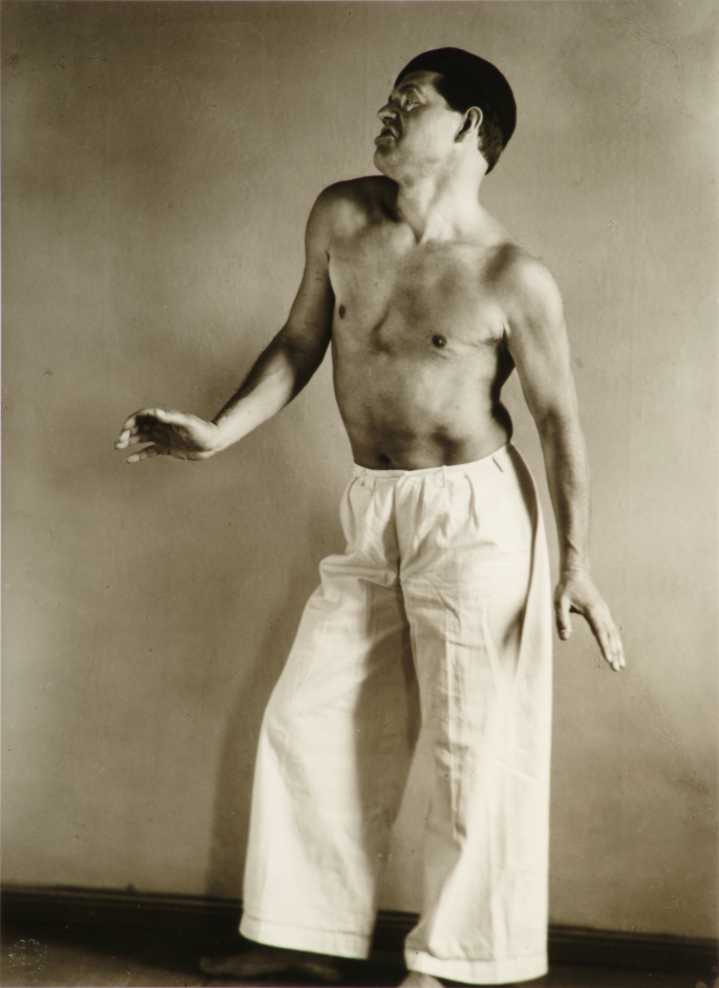 The Dadaist Raoul Hausmann, posing