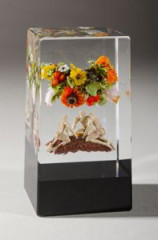 Banded cube floral cluster with figures
